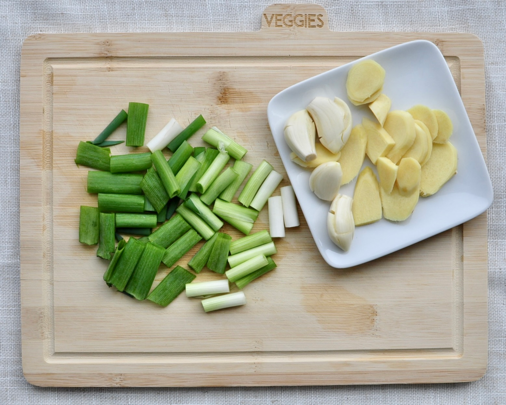 Ginger, Scallions and Garlic for Water Boiled Fish