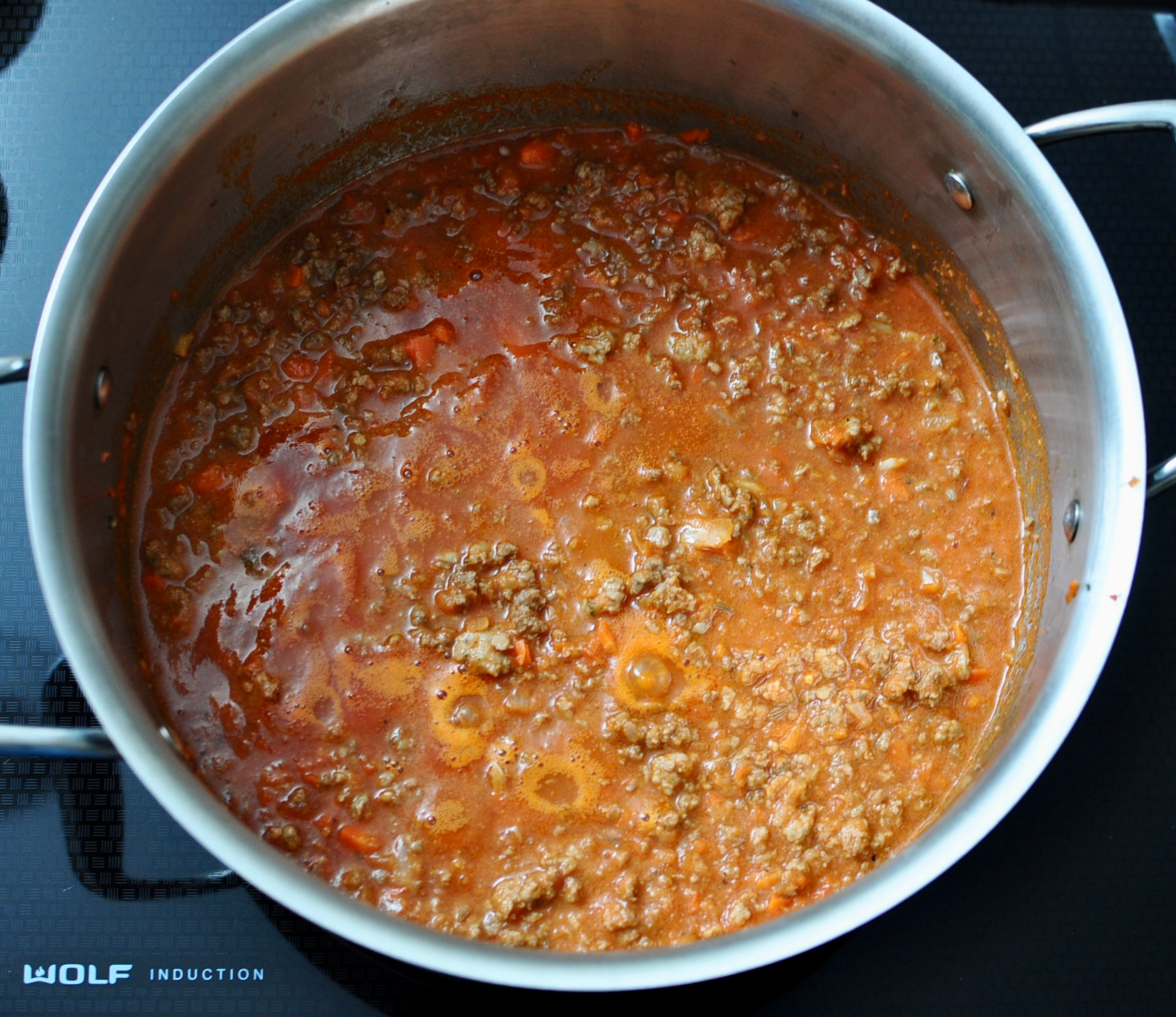 Homemade meat sauce for cheesy pasta bake