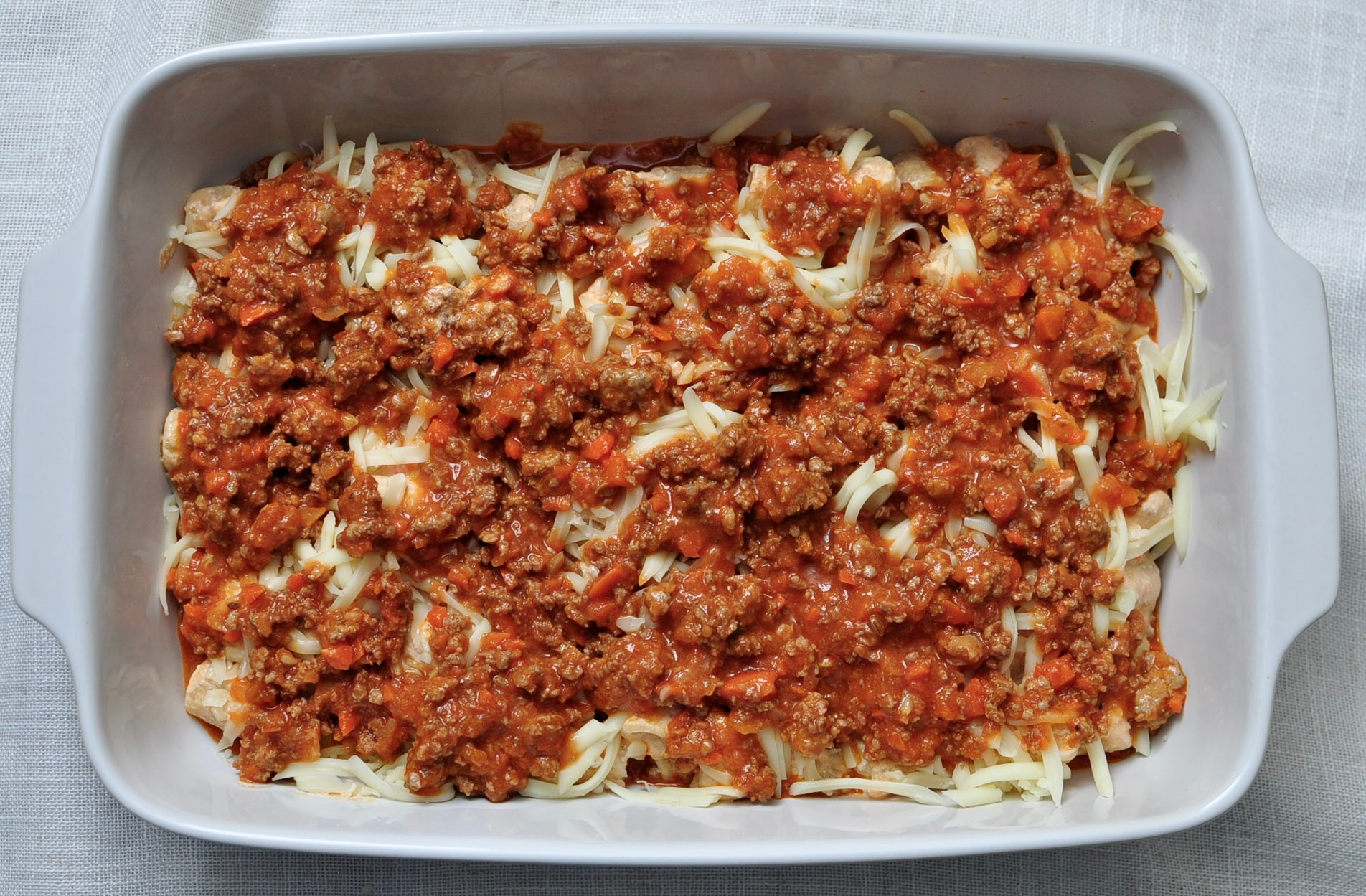 How to layer cheesy pasta bake