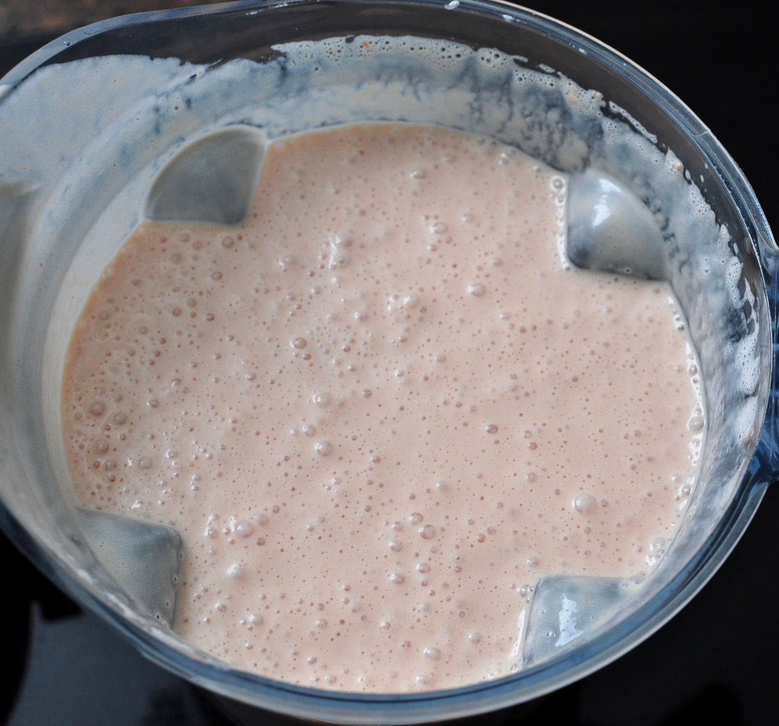 Blend Frozen Guava Pulp and Custard for Guava Ice Cream Recipe