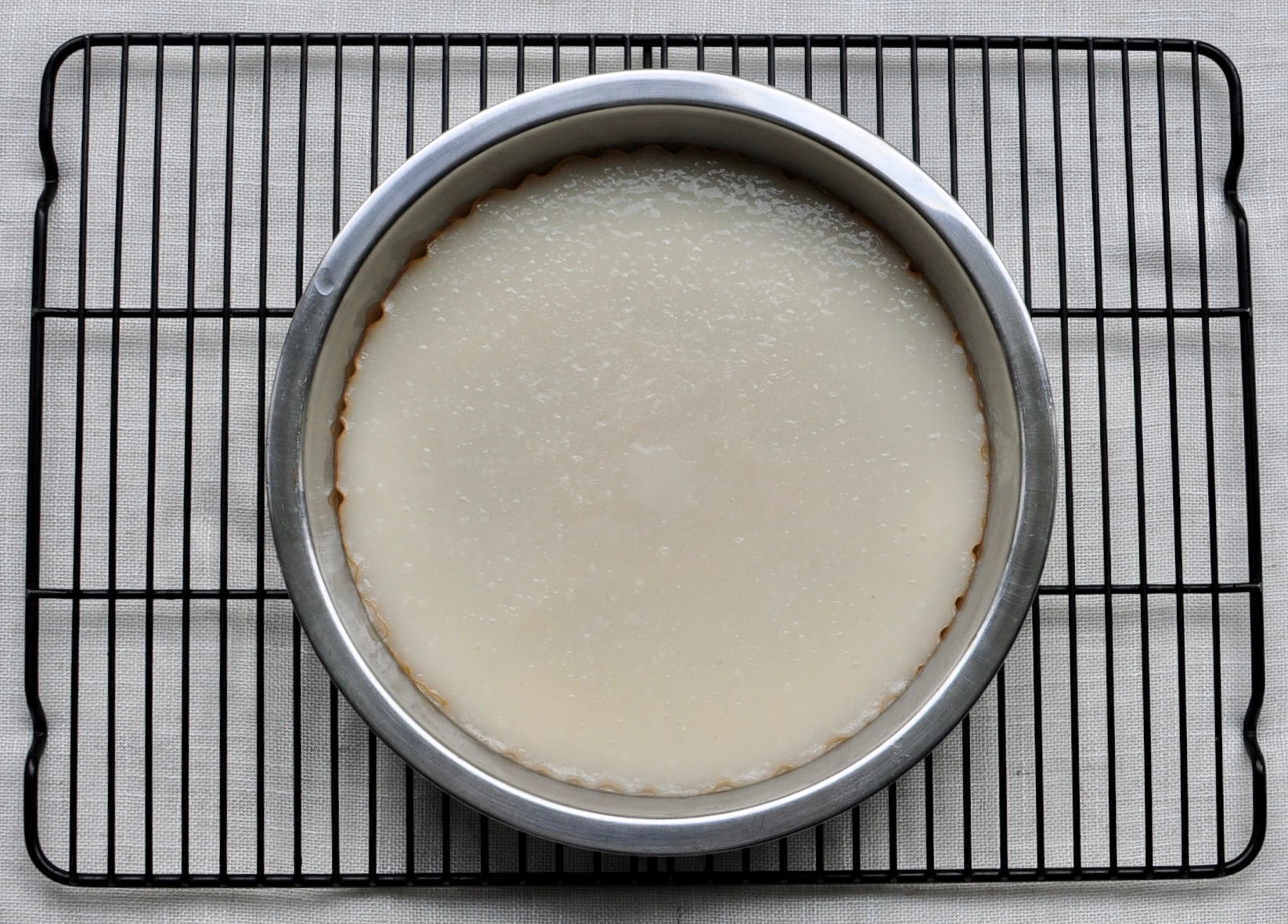 Sweet Rice Flour Steamed Mochi in Round Cake Pan