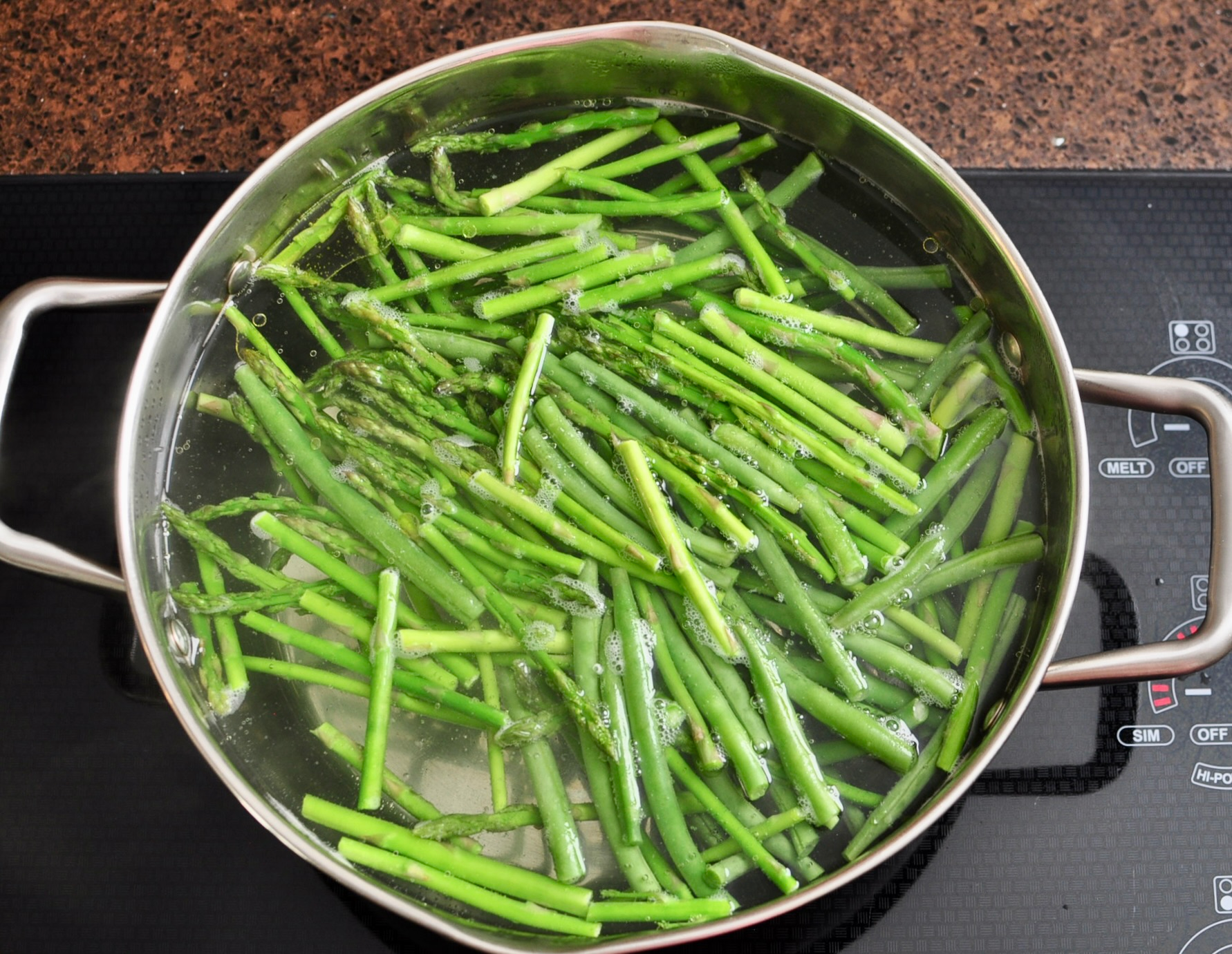 Blanched Asparagus for Balthazar Salad